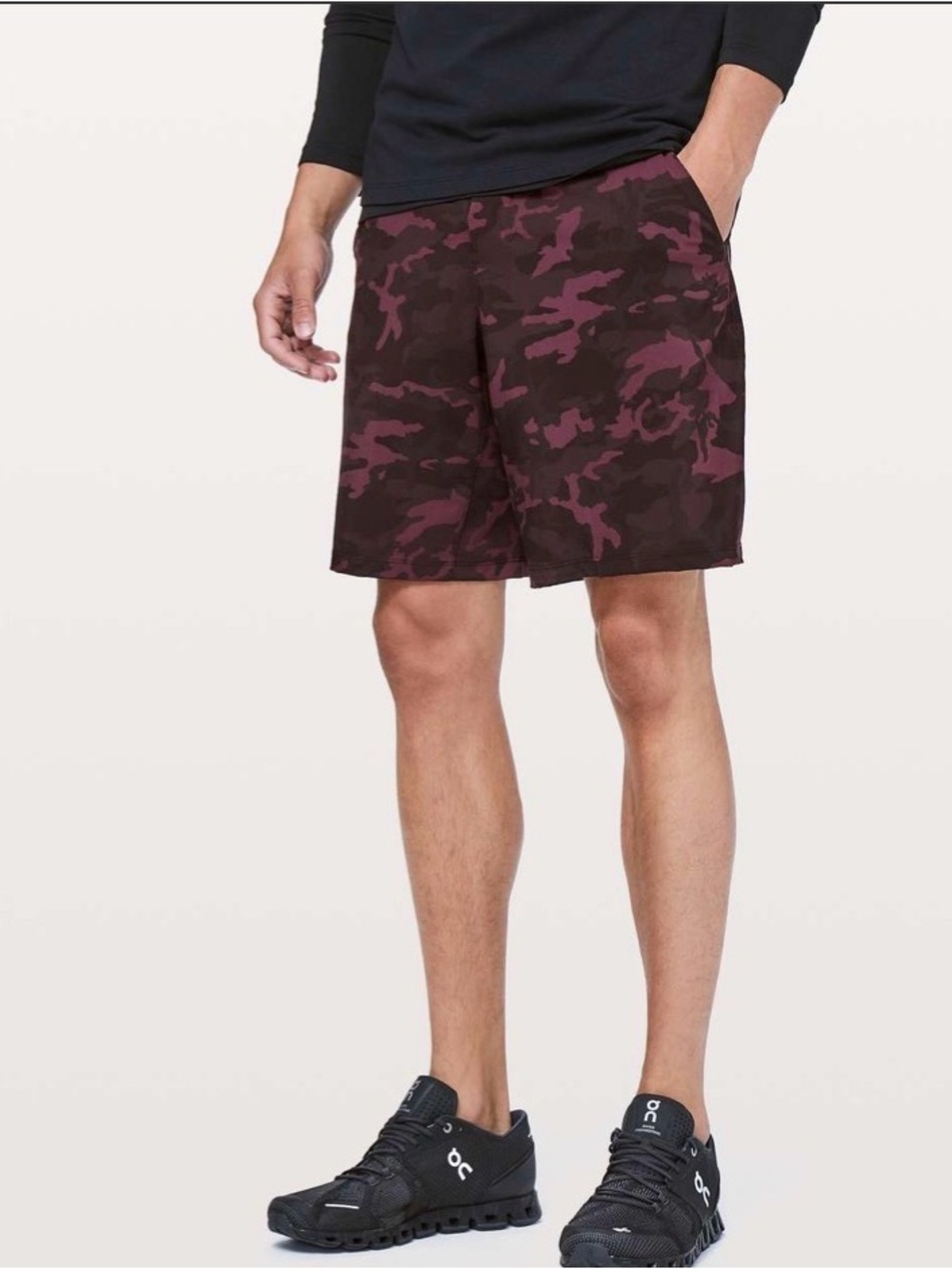 LULULEMON • Pace Breaker Shorts 9" Updated Incognito Camo Red Multi Small